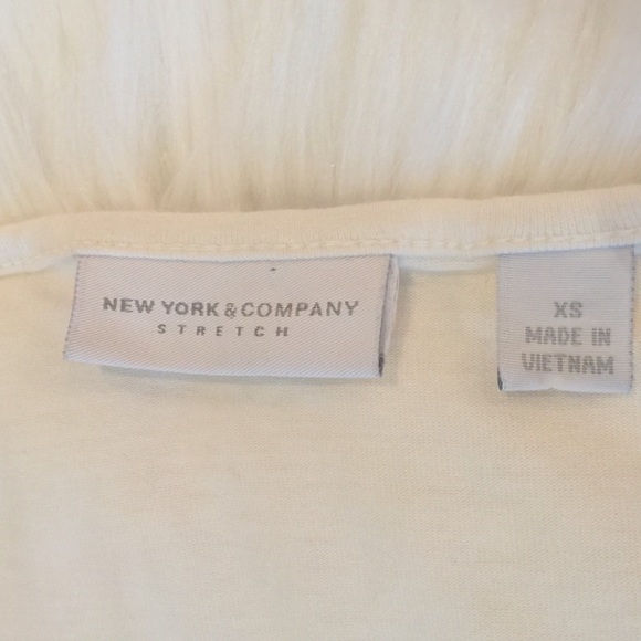 New York & CO Floral Top - Picture 6 of 8